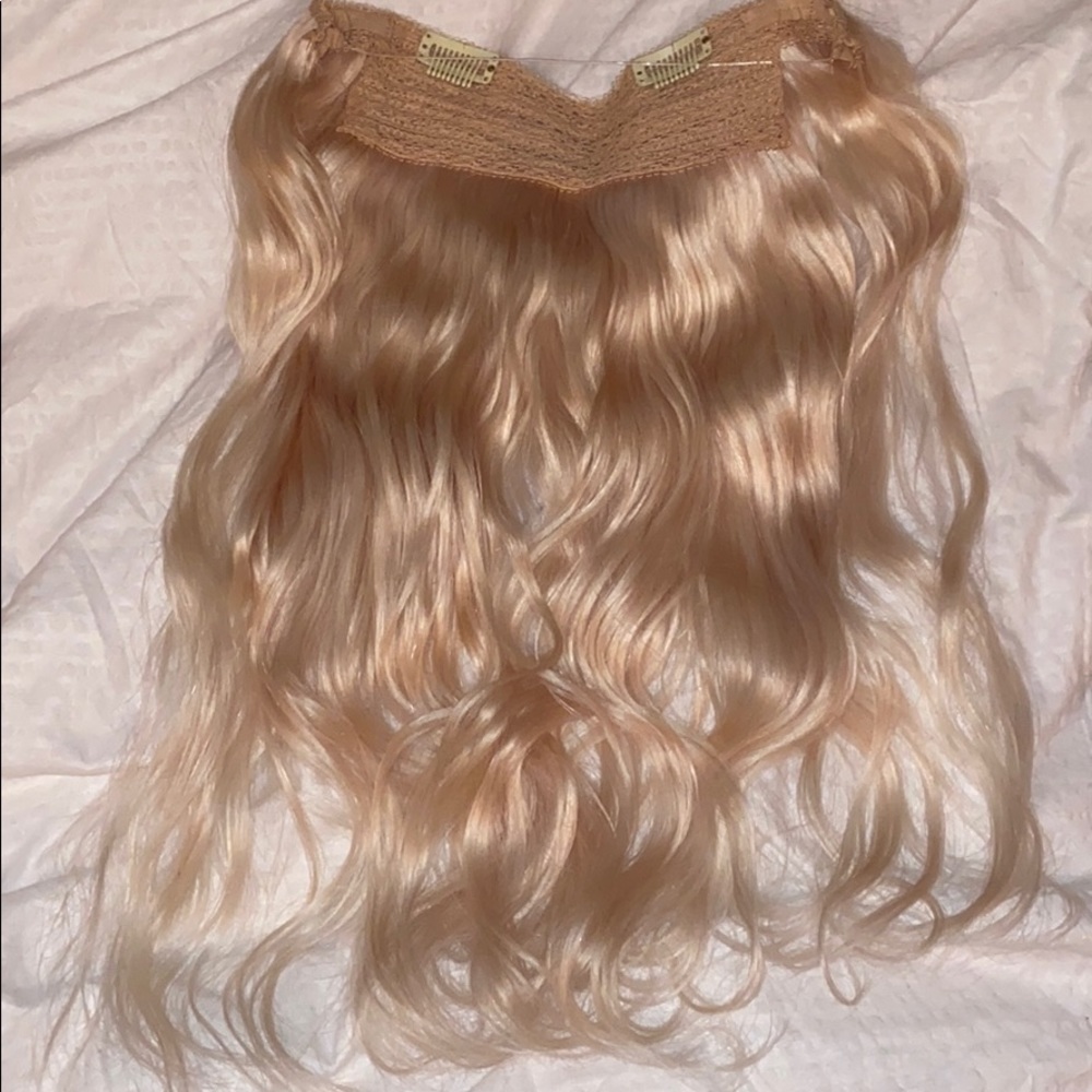 Luxy hair 16” platinum blonde Halo extensions